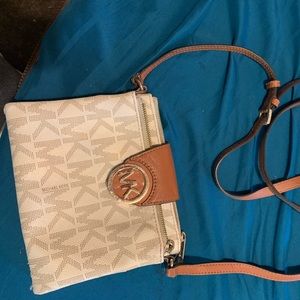 Michael kors crossbody